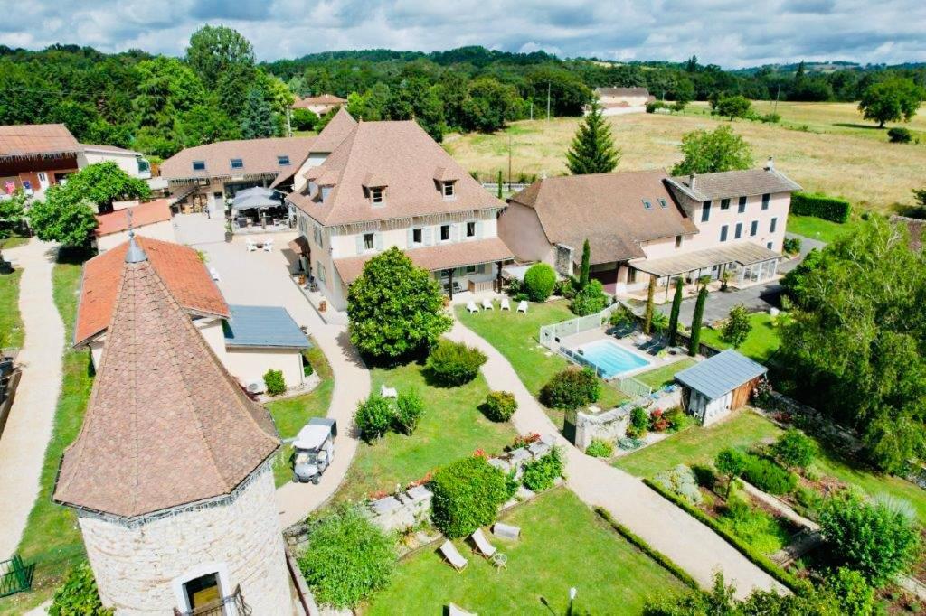 Les Villas Du Domaine De Suzel Vignieu Exterior photo