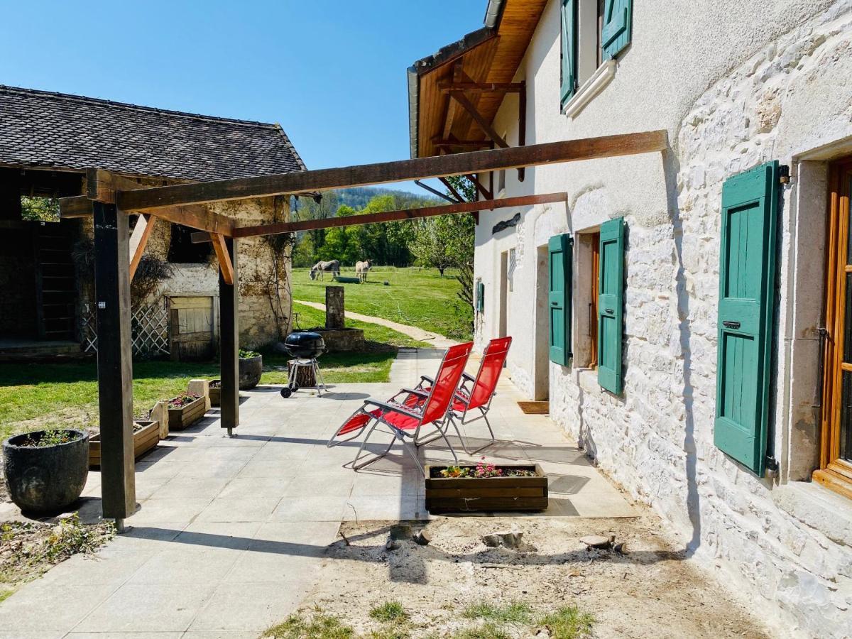 Les Villas Du Domaine De Suzel Vignieu Exterior photo